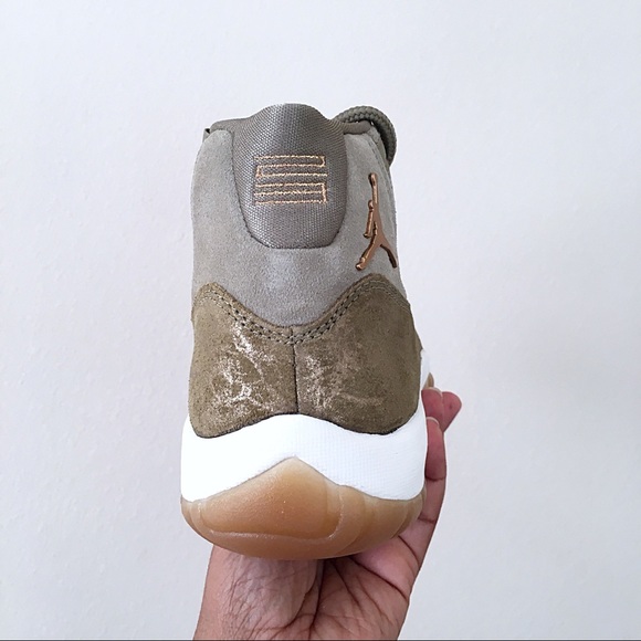 Women’s Nike Air Jordan 11 Retro - Picture 5 of 7